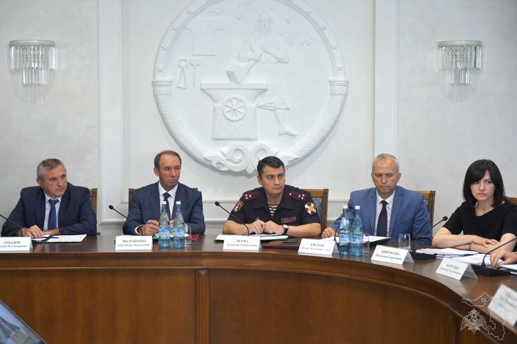 Начальник адыгейского управления Росгвардии доложил о мерах обеспечения безопасности объектов ТЭК на совещании у главы региона 