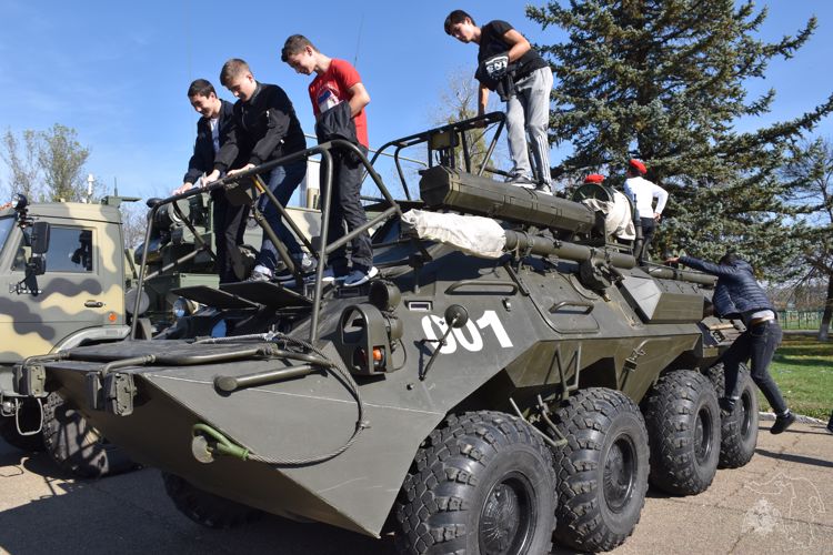 Росгвардейцы Адыгеи приняли участие в патриотической акции «День призывника»