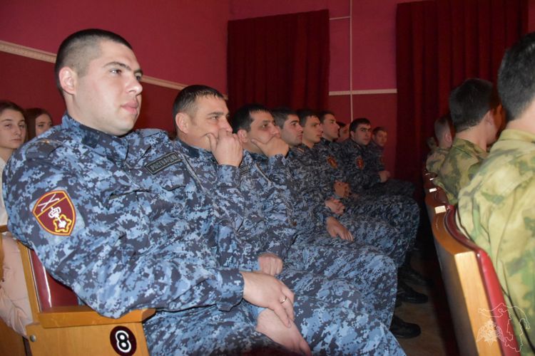 Военнослужащие и сотрудники Росгвардии приобщились к театральному искусству в Адыгее