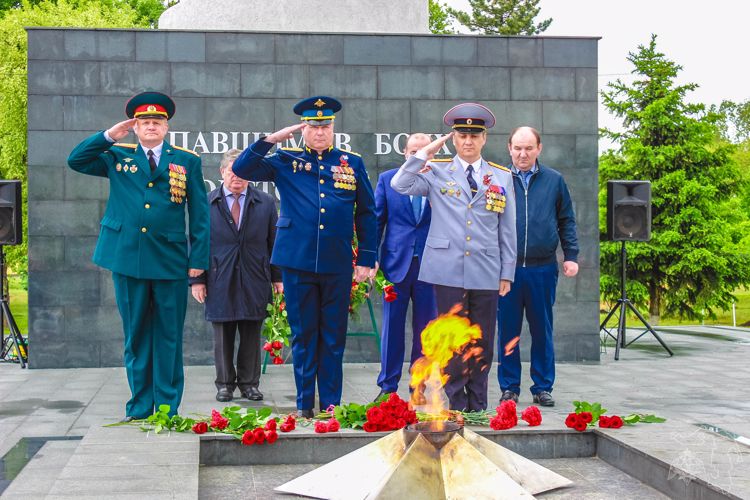 Начальник Управления Росгвардии по Республике Адыгея принял участие в мероприятиях, в память о погибших в Великой Отечественной войне
