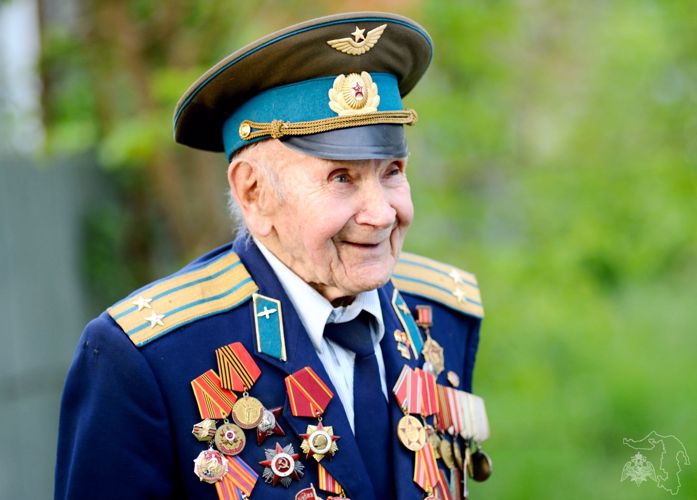 В АДЫГЕЕ РОСГВАРДЕЙЦЫ НАВЕСТИЛИ 96-ЛЕТНЕГО ВЕТЕРАНА ВЕЛИКОЙ ОТЕЧЕСТВЕННОЙ ВОЙНЫ