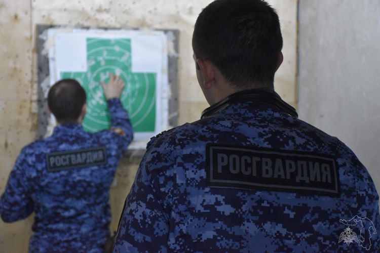 В Адыгее росгвардейцы провели отборочные соревнования по стрельбе среди сотрудников вневедомственной охраны