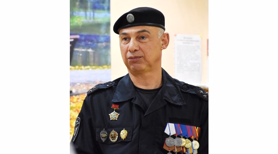 Офицер Росгвардии из Майкопа встретился с подростками и рассказал о специфике своей службы