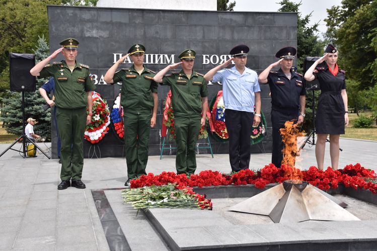 В Адыгее росгвардейцы почтили память воинов, погибших в годы Великой Отечественной Войны