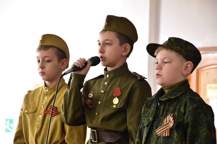 Сотрудники и военнослужащие Росгвардии Адыгеи приняли участие в памятном мероприятии посвященное 80-летию Сталинградской битвы
