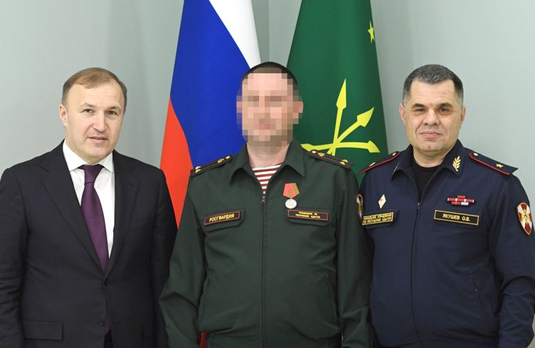 Государственные награды вручены росгвардейцам в Адыгее 