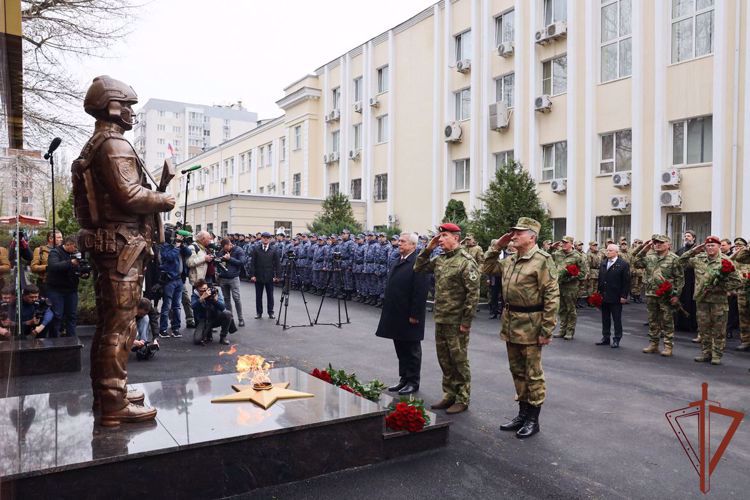 Генерал армии Виктор Золотов вручил орден Жукова Южному округу войск национальной гвардии Российской Федерации 