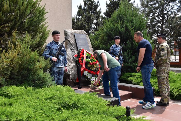 Начальник Управления Росгвардии в Адыгее поздравил с днем образования ОМОН «Фишт»