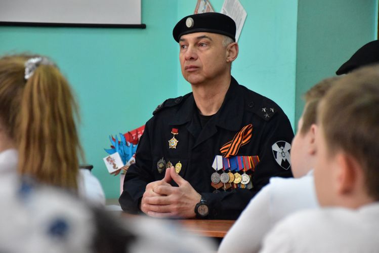 Росгвардейцы провели патриотическое мероприятие для майкопских школьников 