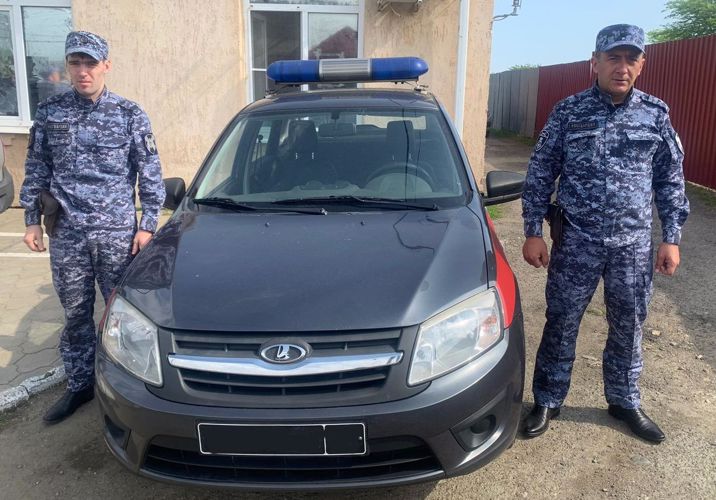 В Адыгее сотрудники вневедомственной охраны задержали местного жителя подозреваемого в краже из торгового центра 