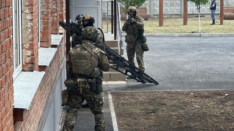 Росгвардии приняла участие в антитеррористических учениях на объекте образования в Адыгее