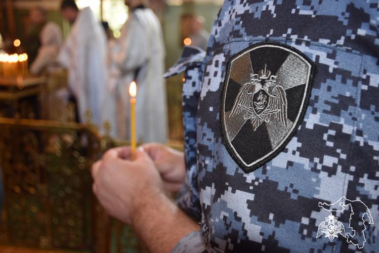 Представители Росгвардии в Адыгее присоединились к участникам православного таинства о здравии защитников Отечества