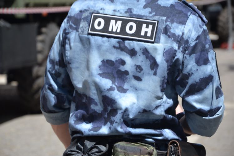 Росгвардейцы обеспечили безопасность на футбольном матче в Адыгее