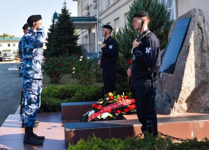 Память боевого товарища почтили сотрудники ОМОН «Фишт» Росгвардии в Адыгее