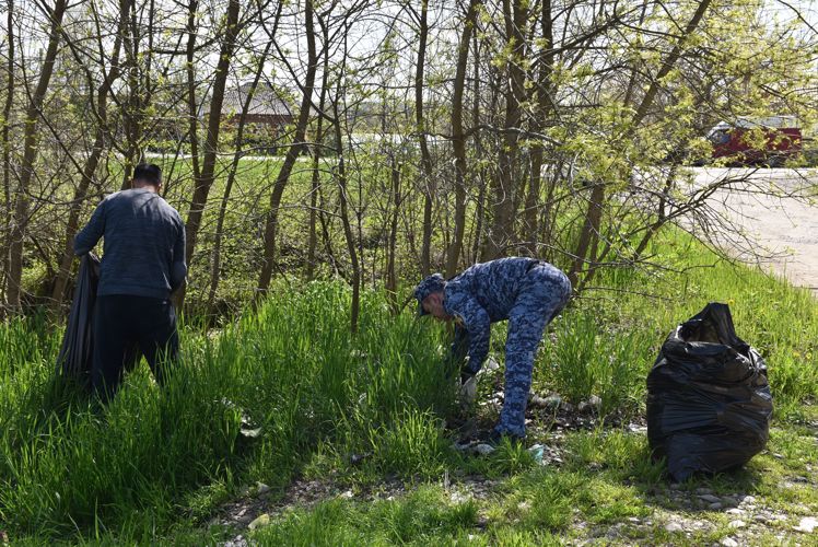 Росгвардейцы в Адыгее поддержали всероссийскую экологическую акцию 