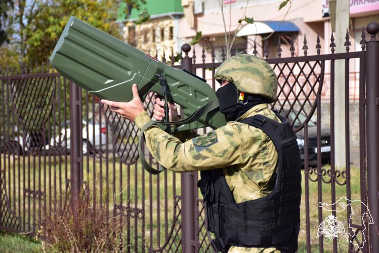Росгвардия провела в Адыгее занятие с представителями службы судебных приставов