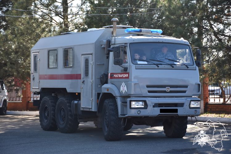 ОМОН Росгвардии открыл двери для школьников в Адыгее