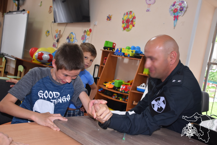 В Адыгее росгвардейцы  посетили детский социальный приют