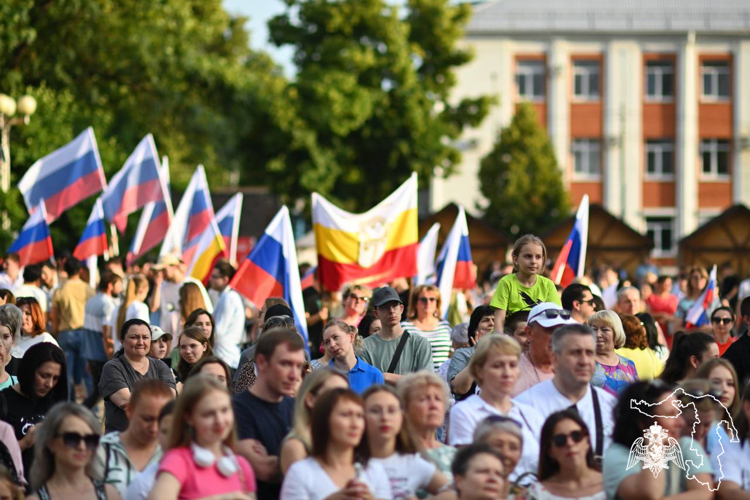Росгвардия в Адыгее обеспечила правопорядок в период празднования Дня России