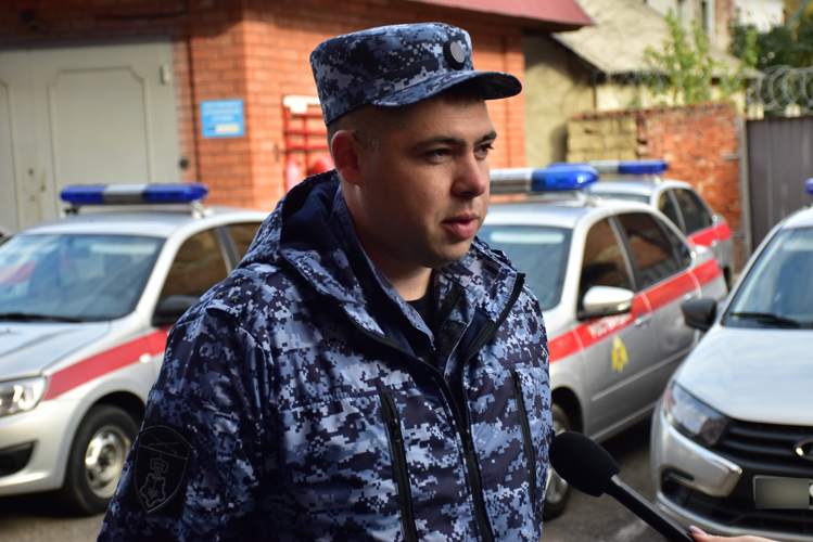 О служебных буднях корреспондентам Майкопского телевидения  рассказали сотрудники вневедомственной охраны (видео)