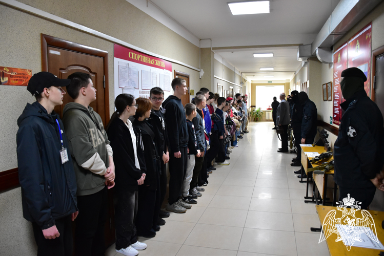 Сотрудники ОМОН «Фишт» открыли свои двери для юнармейцев Адыгеи