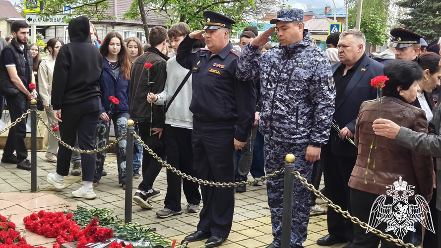 Представители Росгвардии Адыгеи почтили память жертв аварии на Чернобыльской АЭС