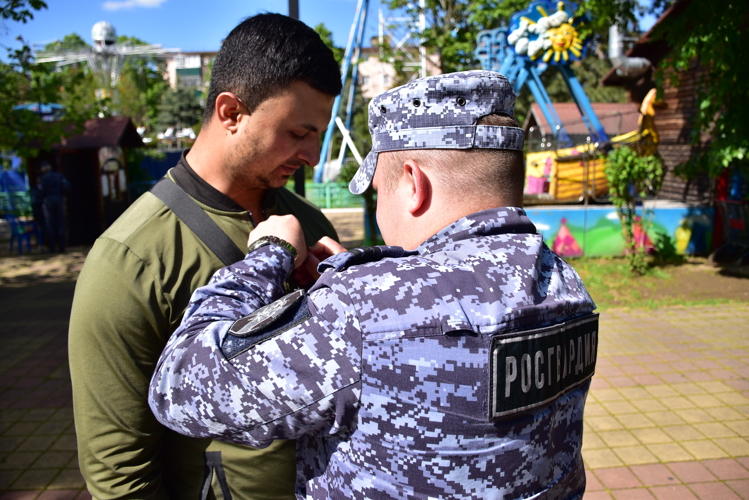 Росгвардия присоединилась к Всероссийской акции "Георгиевская лента" в Адыгее