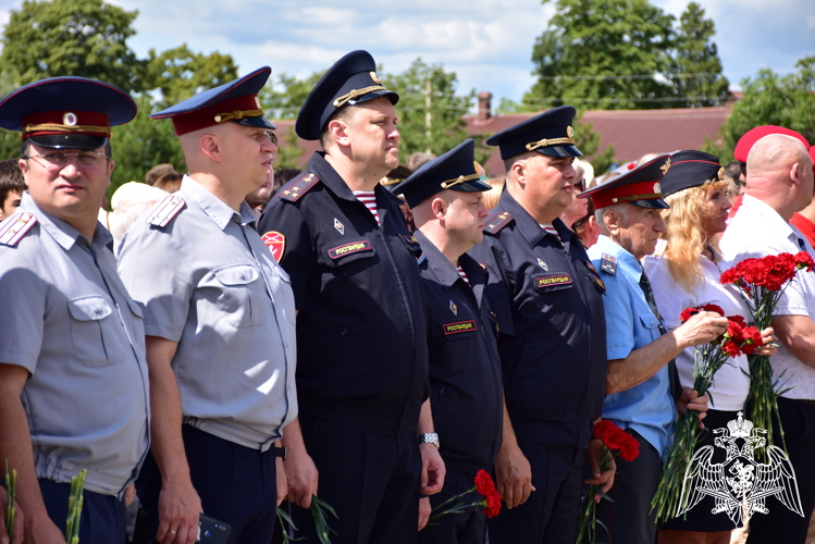 В Адыгее сотрудники Росгвардии отдали дань памяти героям Великой Отечественной войны