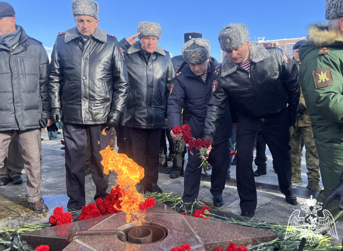 Представители Росгвардии почтили память воинов 131-й Майкопской бригады