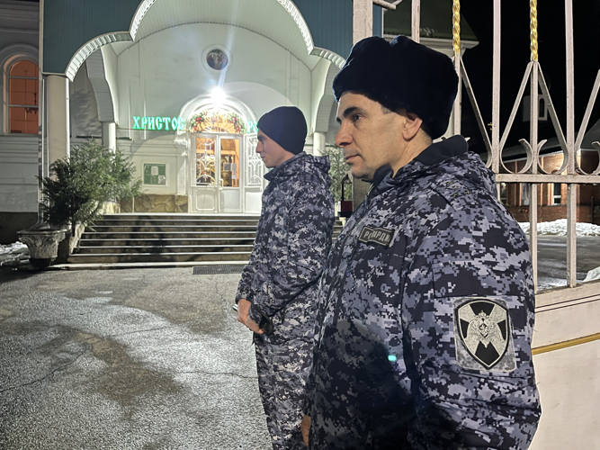Сотрудники Росгвардии обеспечили безопасность празднования Крещения Господня в Адыгее