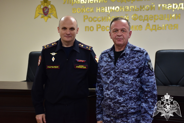 Начальник Управления Росгвардии по Республике Адыгея поздравил пресс-службу ведомства с профессиональным праздником
