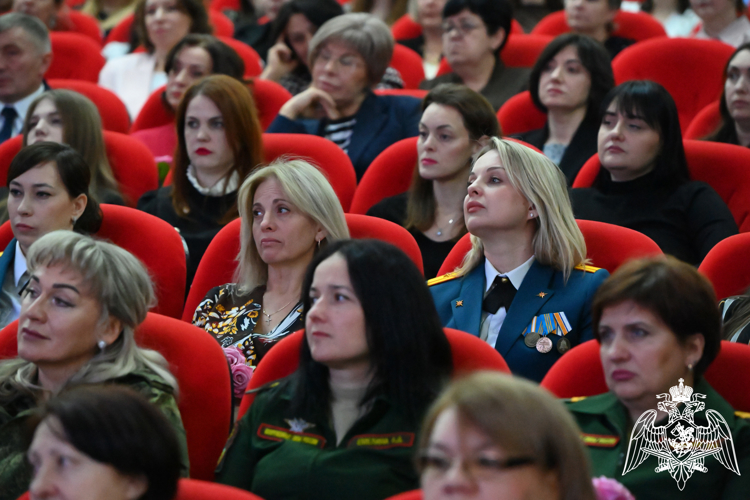 Гостьями праздничного концерта, посвященного 8 марта, стали женщины Управления Росгвардии по Адыгее
