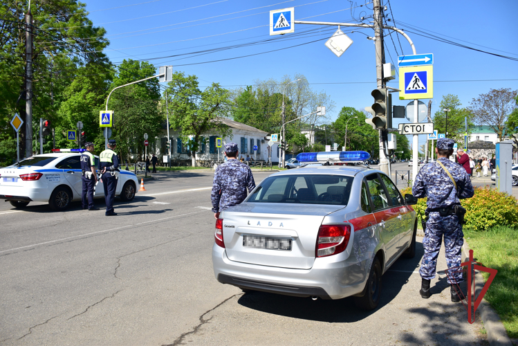 Росгвардия обеспечила общественную безопасность празднования Дня Победы в Адыгее