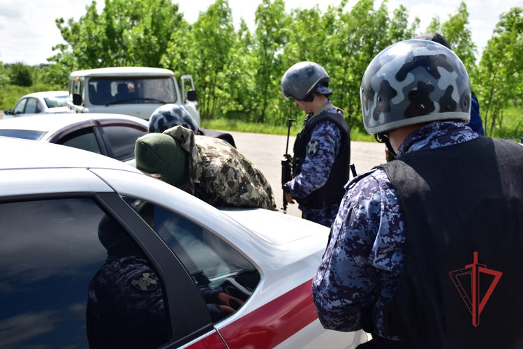 Представители Росгвардии приняли участие в тактико-специальных учениях по защите объектов ТЭК в Адыгее