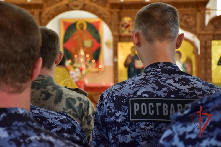Росгвардейцы Адыгеи приняли участие в молебне ко Дню Крещения Руси