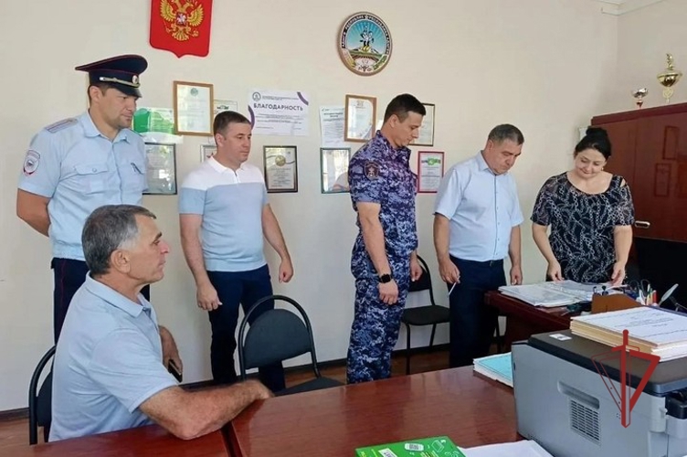 В Адыгее сотрудники Росгвардии проверили объекты образования в преддверии нового учебного года