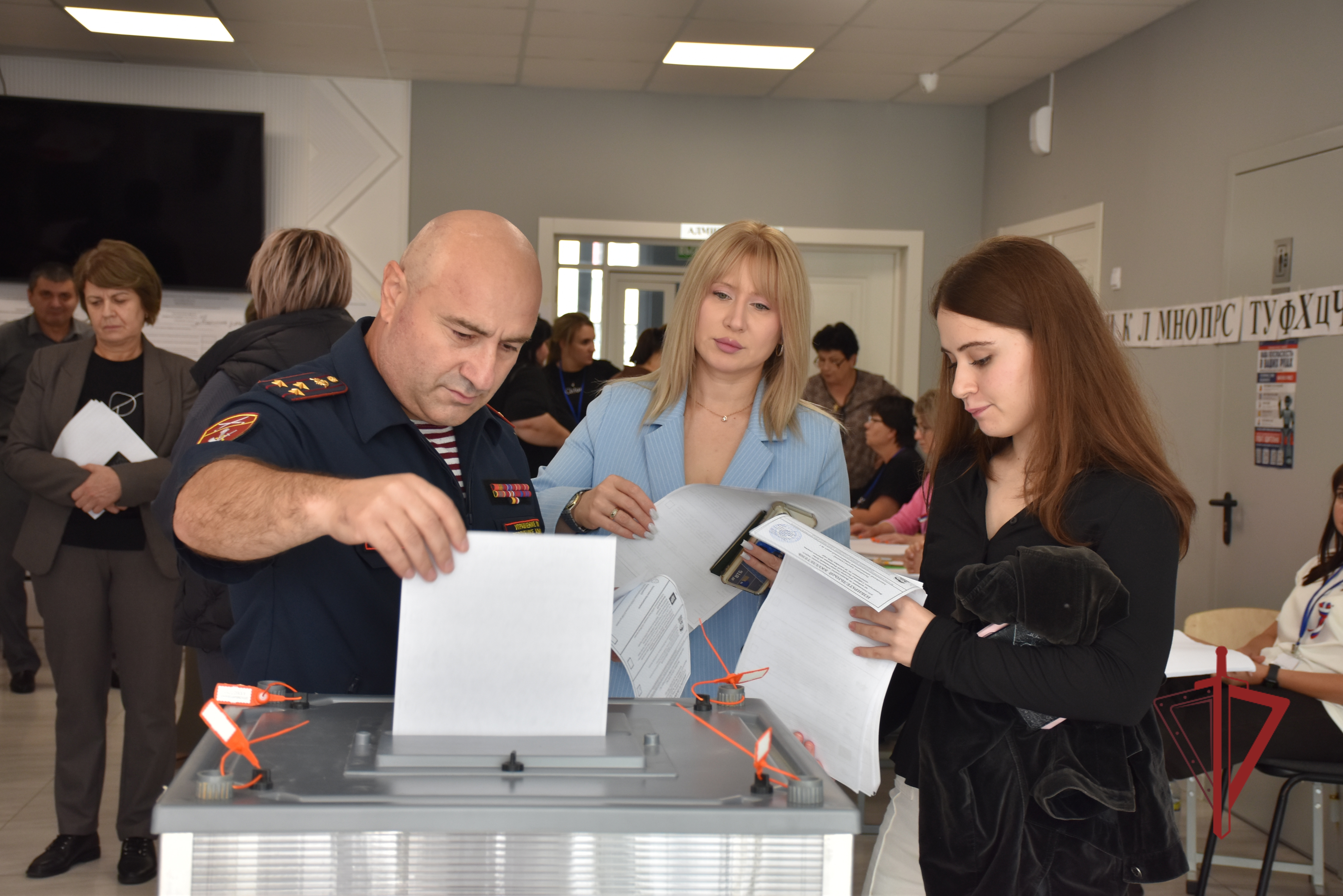 Росгвардейцы в Адыгее принимают участие в Едином дне голосования